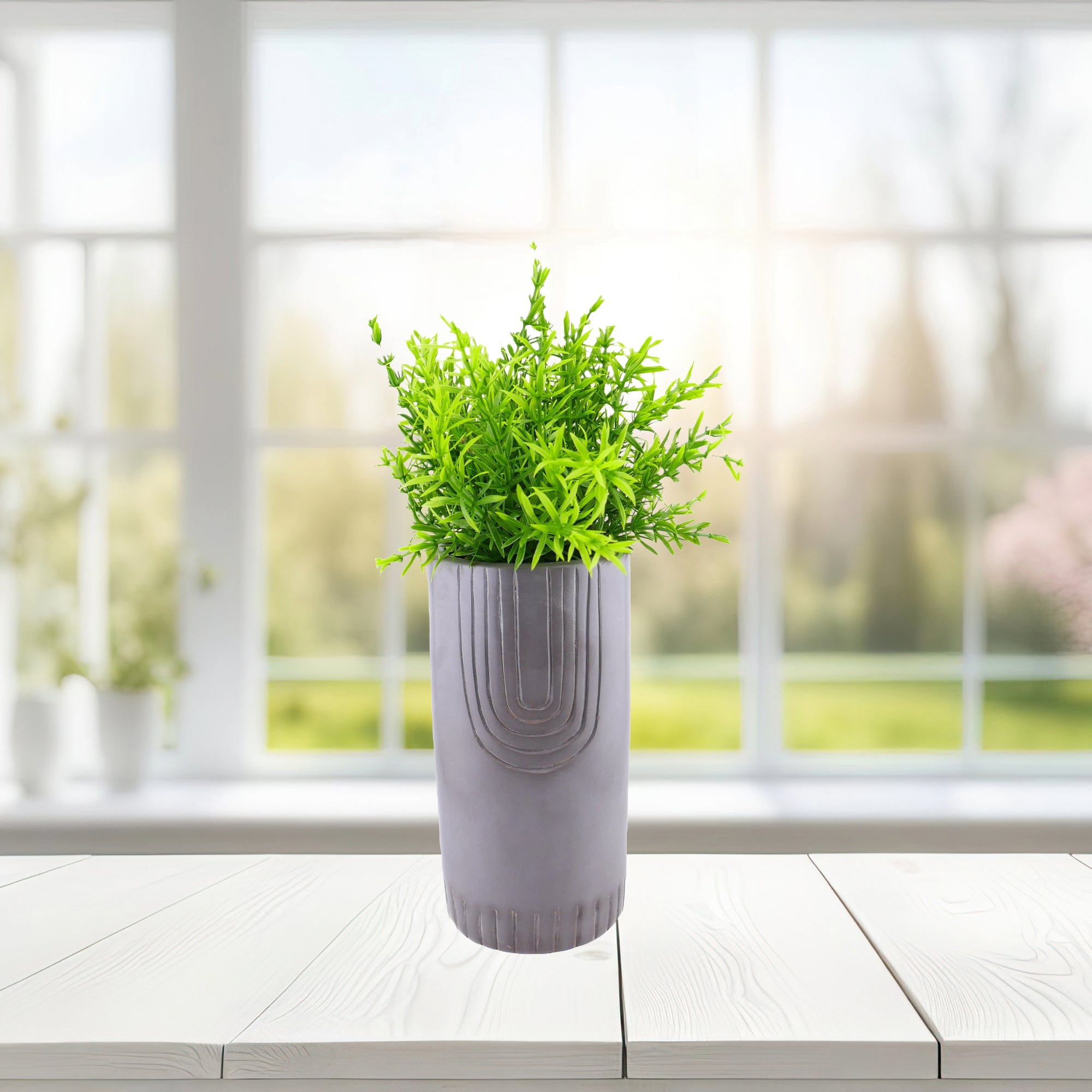 Hoher, handgefertigter Pflanzkübel aus grauem Stein, 20 cm, mit Storycard in zwei Designs – FriendlyTradingCo