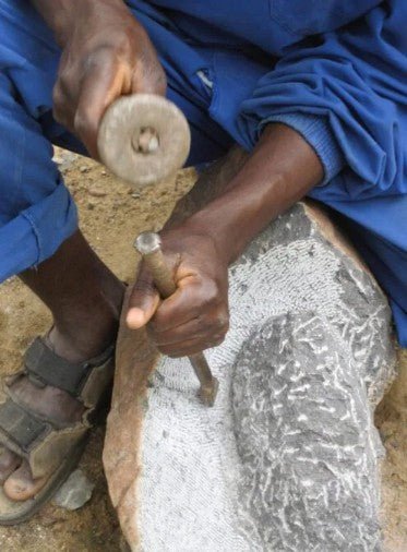 Abstract Wise Thinker African Art Serpentine Sculpture 15 cm by Zimbabwe Shona Artists // with Storycard - FriendlyTradingCo