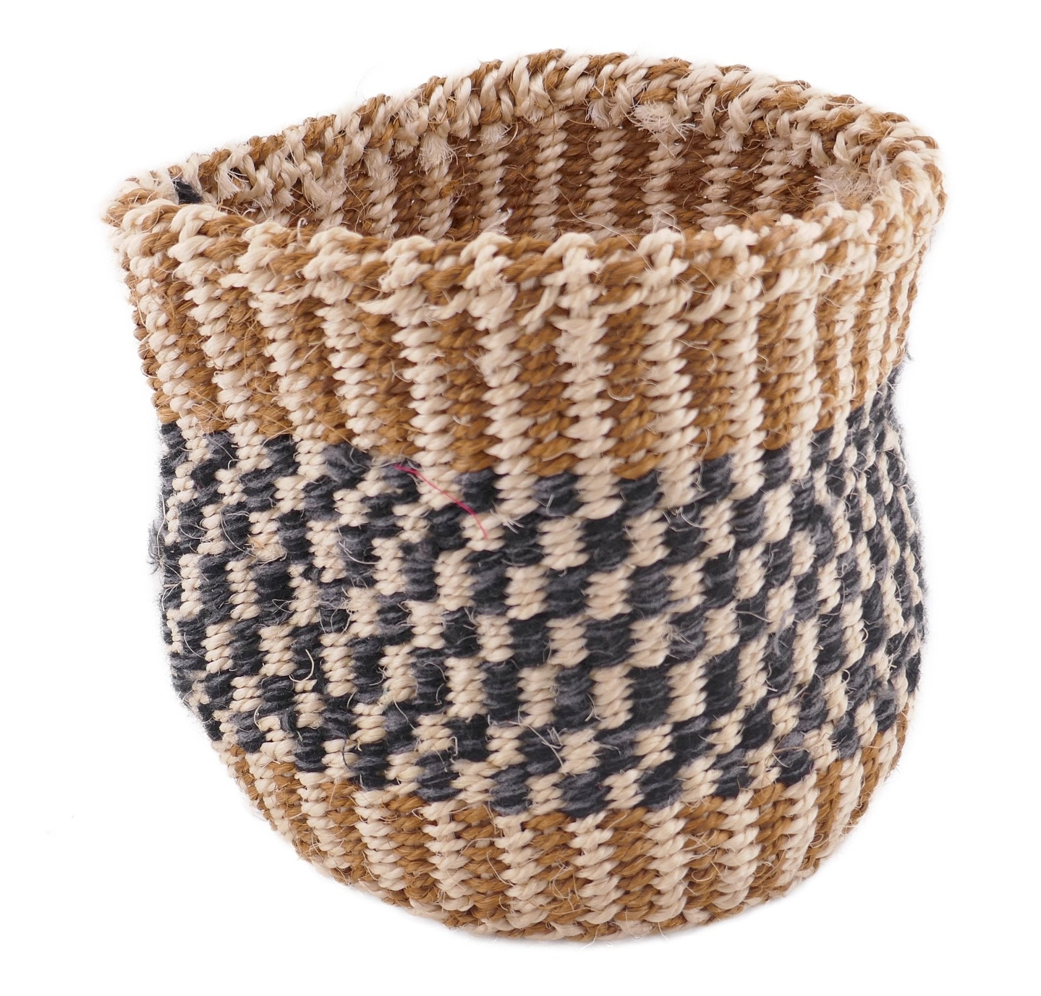 African Plant / Storage Basket / Kiondo Woven Sisal Planter / 23 cm / 9 inch wide / Blue naturals - FriendlyTradingCo