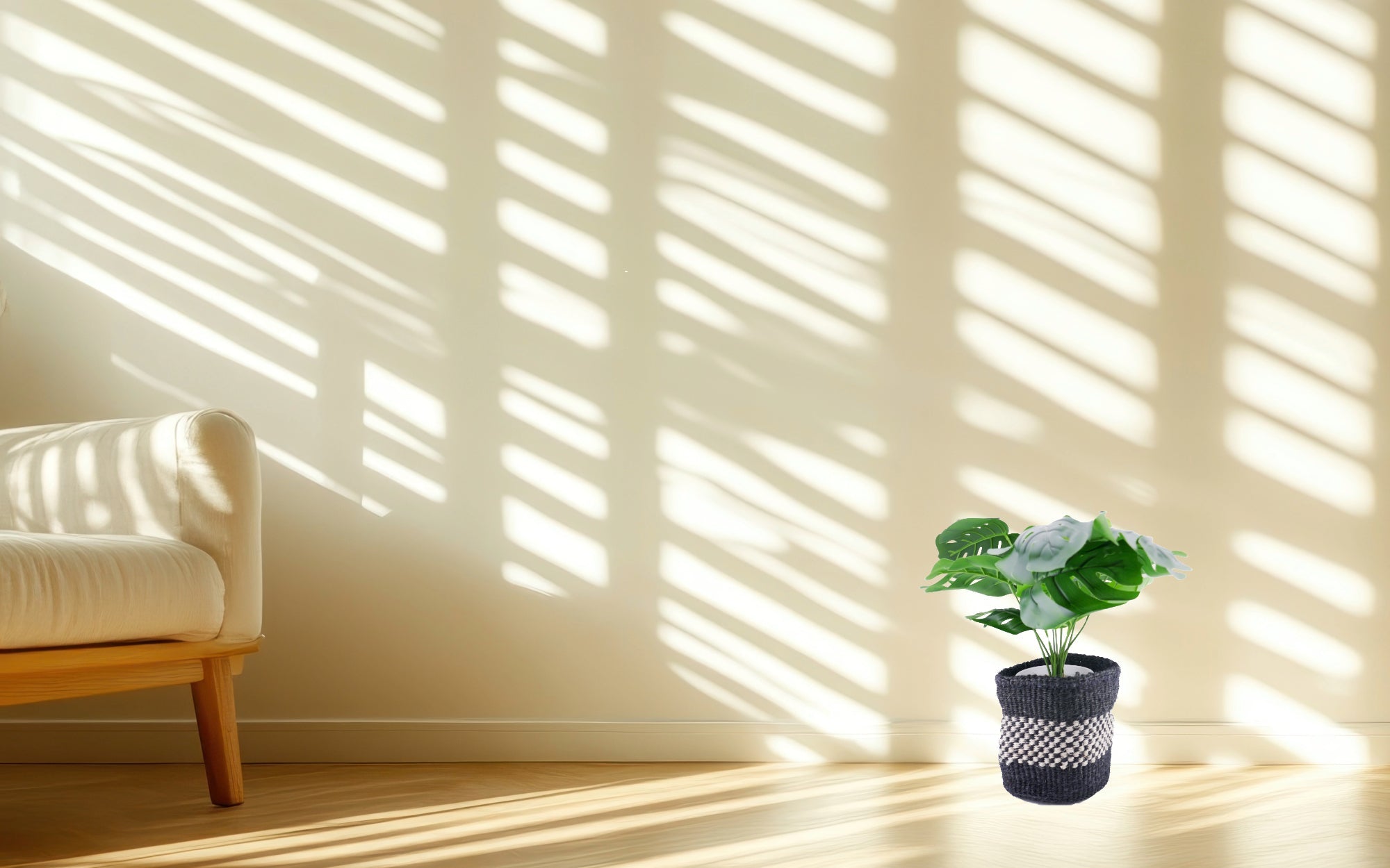 African Plant / Storage Basket / Kiondo Woven Sisal Planter / 23 cm / 9 inch wide / Naturals and black - FriendlyTradingCo