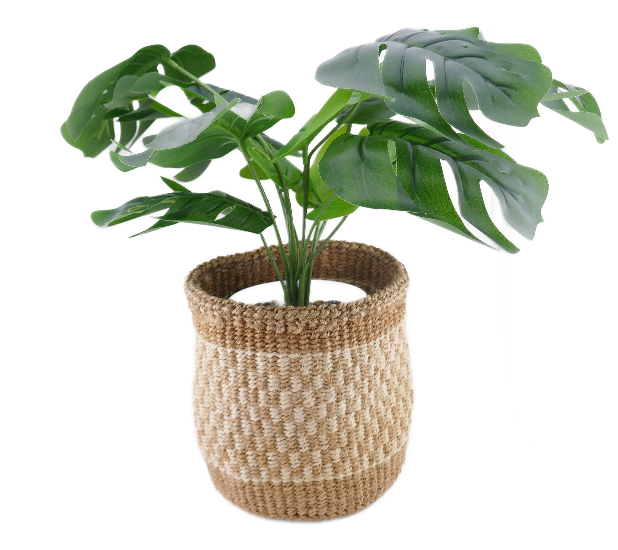 African Plant / Storage Basket / Kiondo Woven Sisal Planter / 23 cm / 9 inch wide / Naturals and browns - FriendlyTradingCo