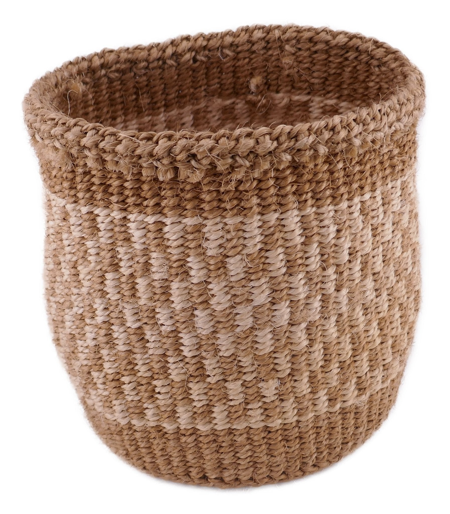 African Plant / Storage Basket / Kiondo Woven Sisal Planter / 23 cm / 9 inch wide / Naturals and browns - FriendlyTradingCo