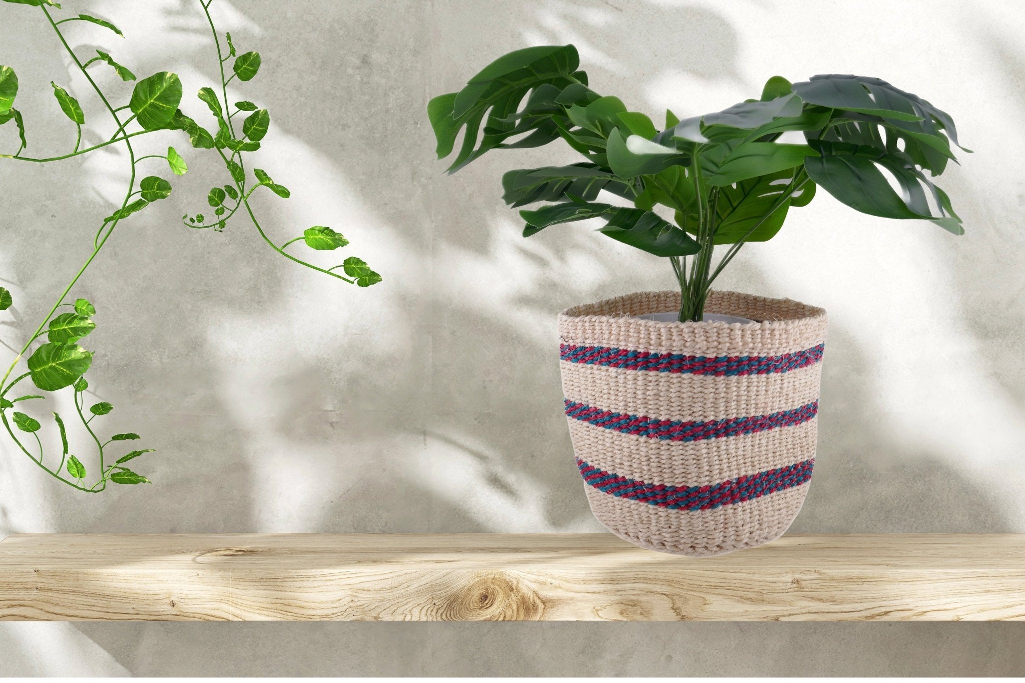 African Plant / Storage Basket / Kiondo Woven Sisal Planter / 23 cm / 9 inch wide / Purple naturals - FriendlyTradingCo