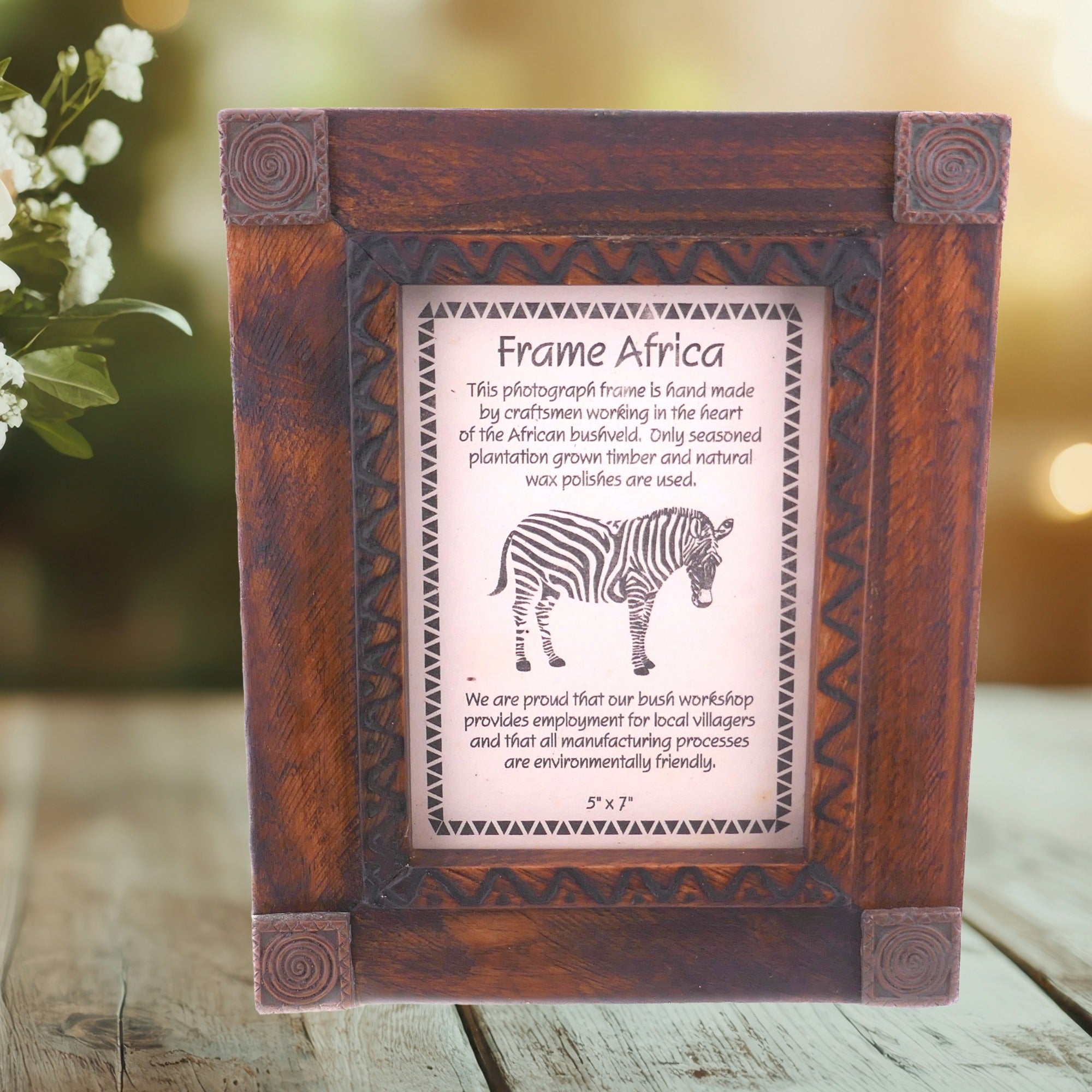 Hand made African Photo Frame // Handcrafted in seasoned wood // For picture size 12.5 x 18cm / 5 x 7 inches - FriendlyTradingCo