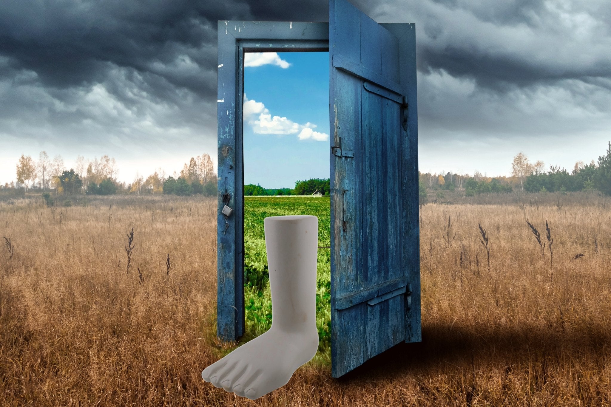 Stone Foot Sculpture // stone sculpture 24 cm / Hand crafted in Africa // +Storycard - FriendlyTradingCo